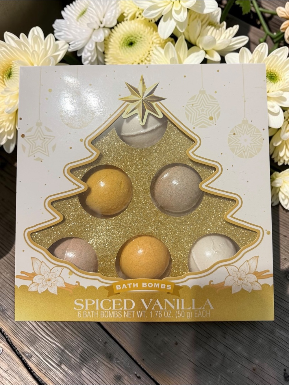 SPICED VANILLA 6 PIECE CHRISTMAS BATH BOMB GIFT SET